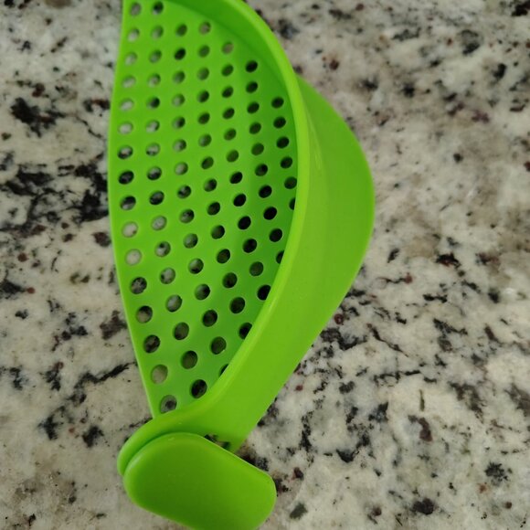 Silicone clip on strainer - Picture 7 of 7
